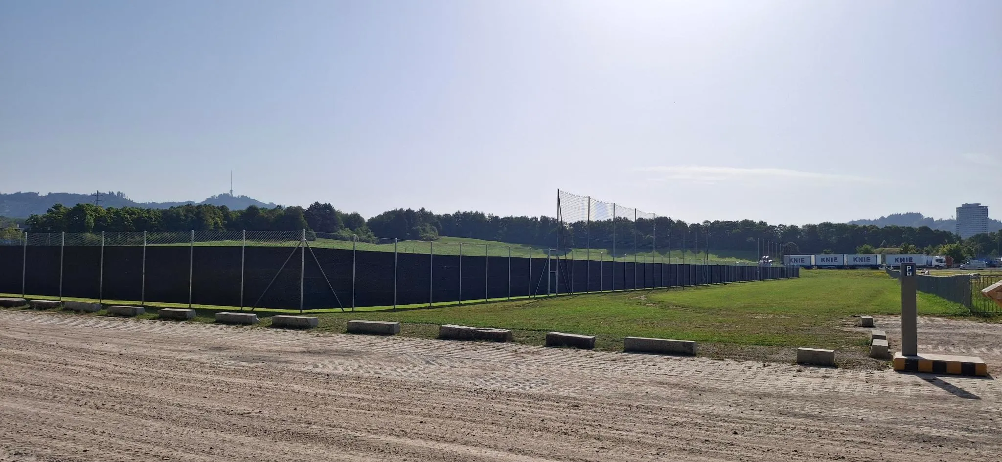 Allmende, abgesperrt für die exklusive Nutzung durch YB